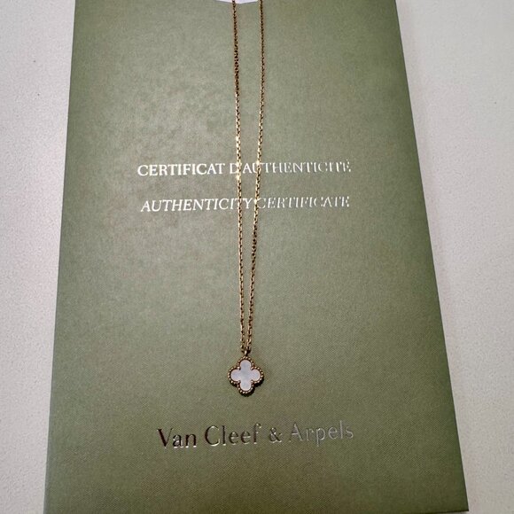 Van Cleef & Arpels Sweet Alhambra Mother of Pearl Pendant Necklace - Picture 2 of 10
